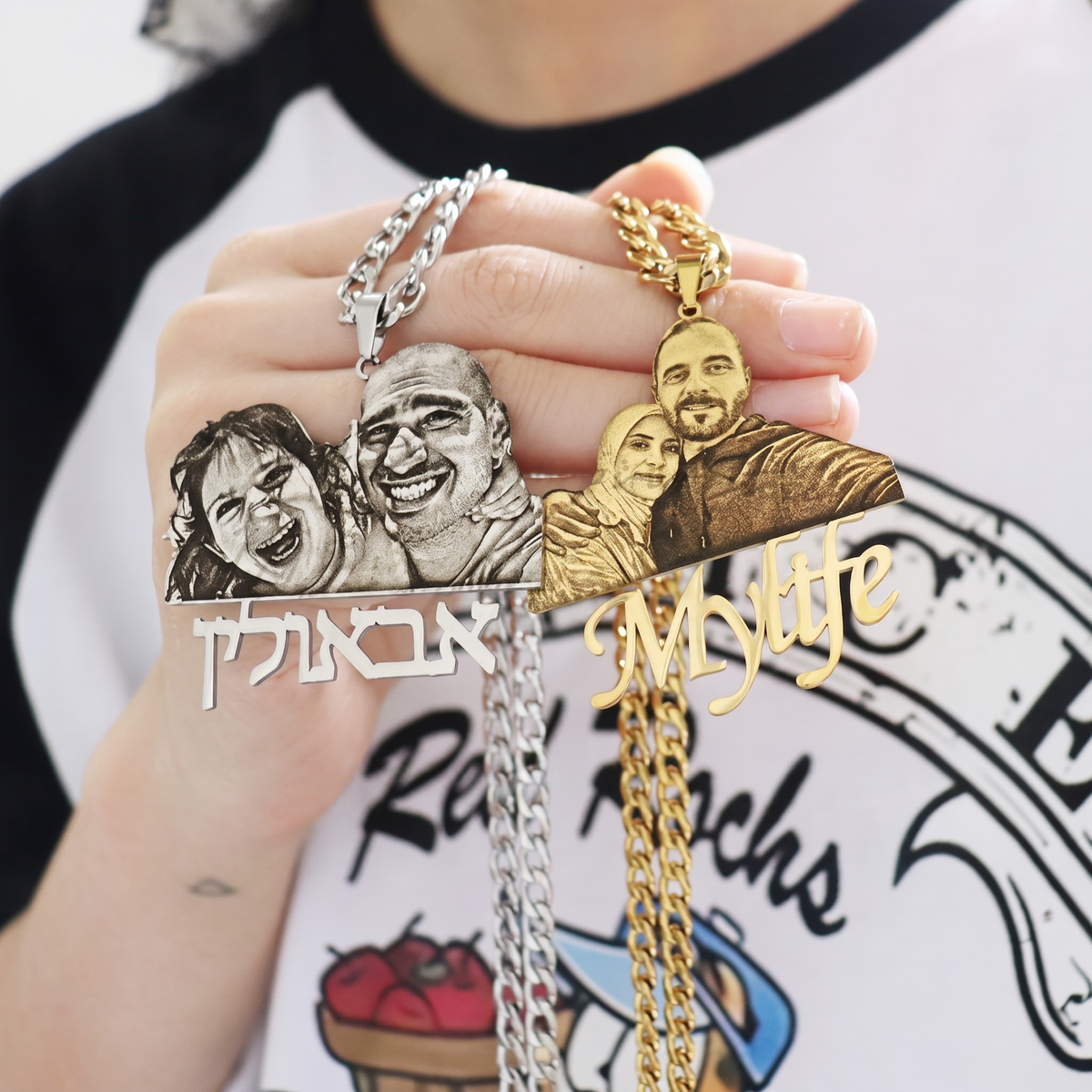 Personalized Necklace With Photo And Engraved Portrait 